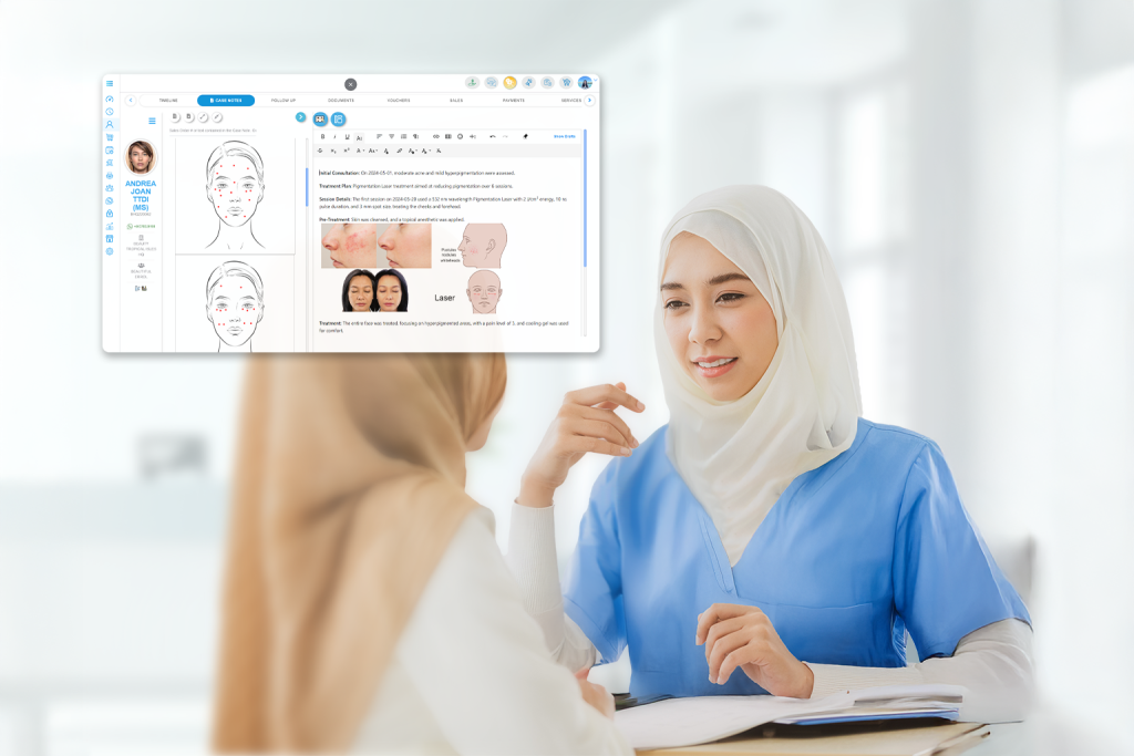 Dokter estetika menjelaskan progres perawatan sebelum dan sesudah kepada pasien melalui rekam medis elektronik Aoikumo™.